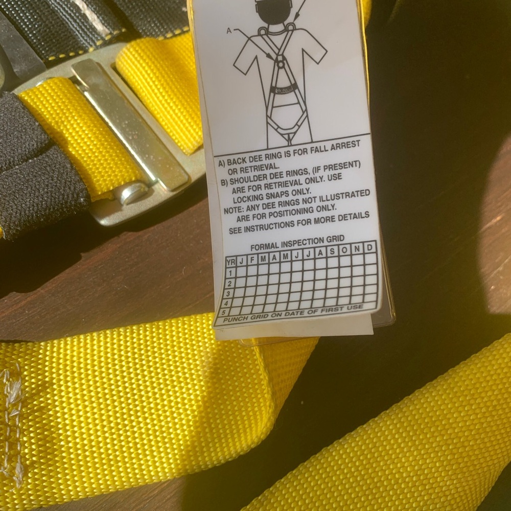 Miller Fall Protection Size U Model 850 Capacity 310 LBS Made USA Yellow